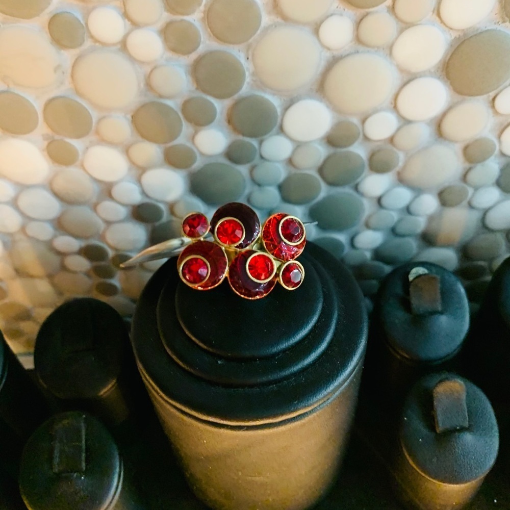 Pilgrim BN gold with red Ring size 6